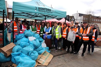 Great British Spring Clean volunteers