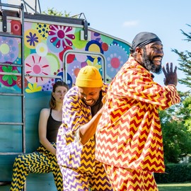 Jellyfish theatre - two men acting