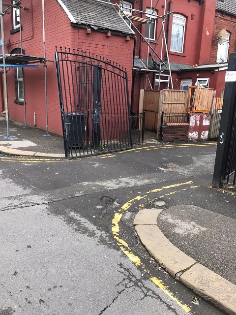 Alley gate, Seaforth Place