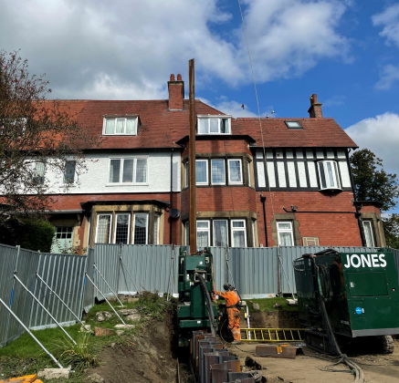 The final sheet pile being installed which connects the phase 1 embankment into the gardens of properties at Newall Mount 