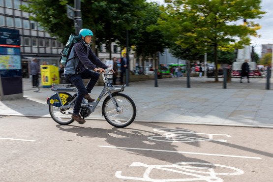 Leeds City Bike commuter