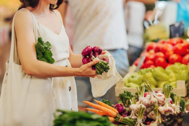 Food market with fruit and vegetables. Image: Shutterstock