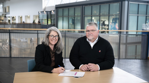 Dr Deborah Petterson, NESO, with Steve Calder, Met Office.