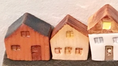  nouses little houses