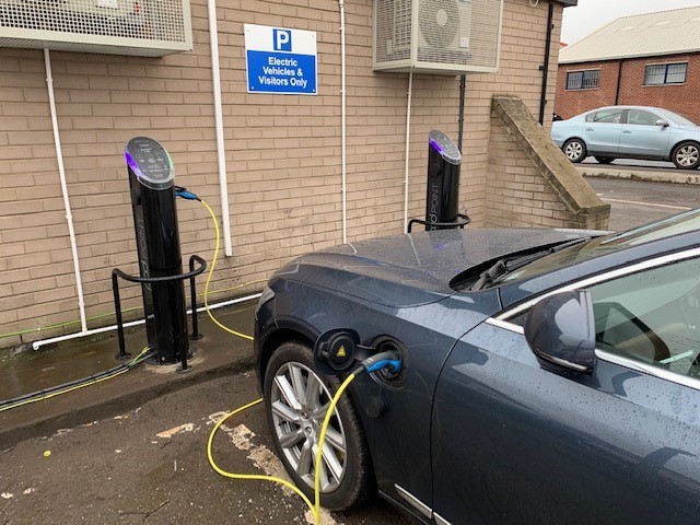 Electric vehicle on charge