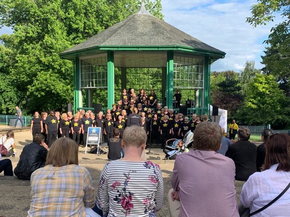 Bandstand crowd