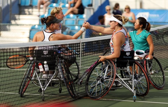 Wheelchair tennis