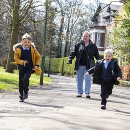 kids walking to school