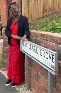 Alan Clark Grove sign