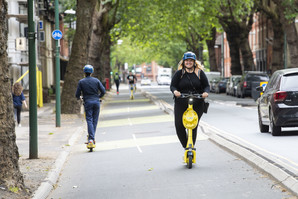 e-scooter on castle boulevard