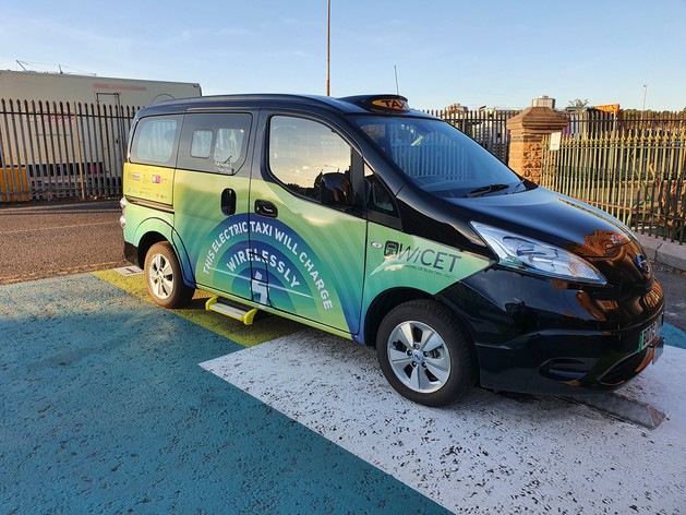 Wireless charging electric taxi