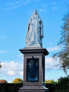 Queen Victoria statue