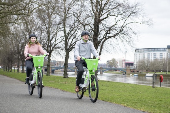 Lime e-bikes along Victoria Embankment