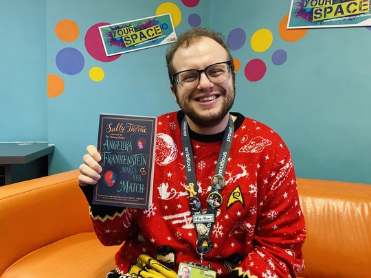 Lukas recommending a book