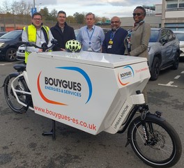 Nnnenna with Bouygues team and electric e-cargo bike