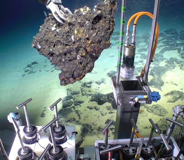 NOC's ROV Isis collects super-large slab of mineral-rich crusts from Tropic Seamount