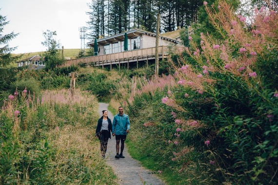 Baner Werdd ar gyfer canolfannau ymwelwyr y canolbarth 