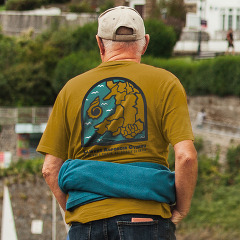 man wearing a tshirt from behind