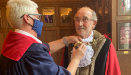 James Fry receives Mayoral chains  