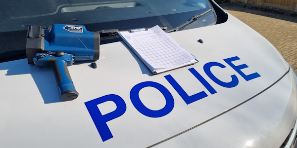 Speed Device on the bonnet of a vehicle