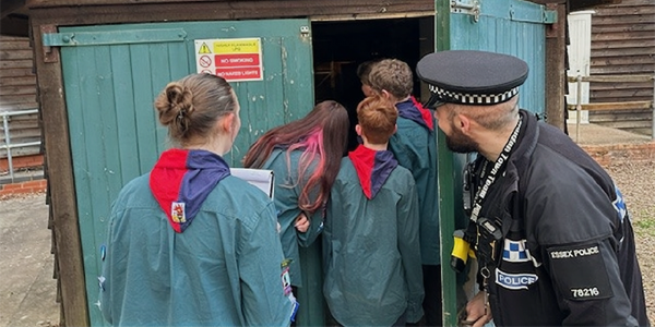 Officers visit 1st Beacon Hill Scout Group
