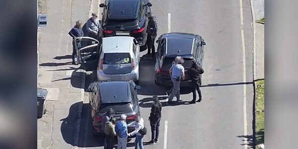 Armed stop - an arrest being carried out in Loughton