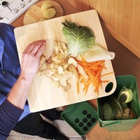 Food waste into caddy - square