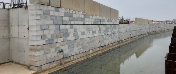 Long Curtain moat high water level