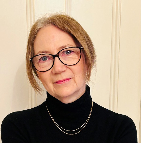 Profile shot of Lesley Seary