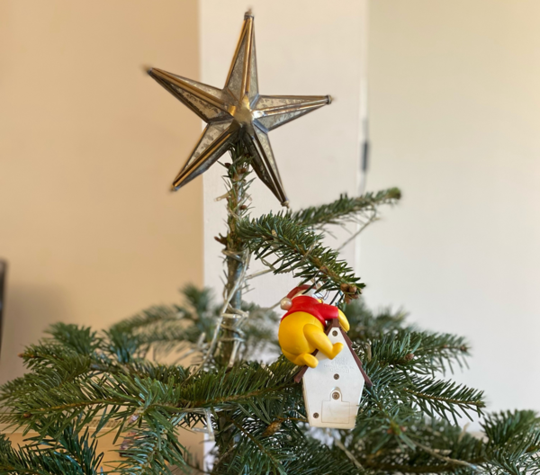 Photo of a Christmas tree with decorations
