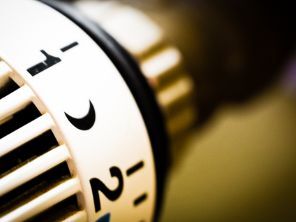 Thermostatic valve on a radiator