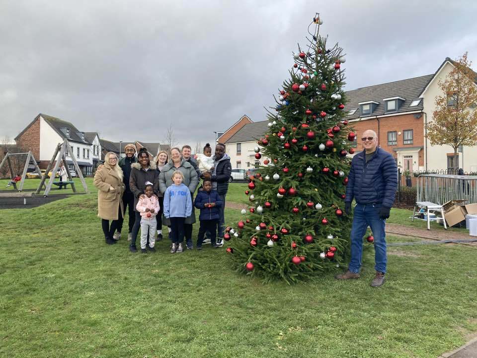 Waverley Christmas Tree dressing 