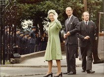 Queen visit the Oak House