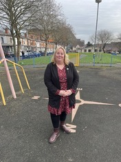 Councillor Suzanne Hartwell at Unett Street Play Area