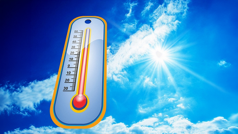 Stock image of a thermometer showing high temperature under a bright sunny sky by Stefan Schweihofer from Pixabay.