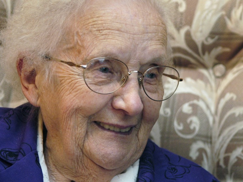 old woman dementia elderly