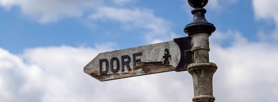 Signpost to Dore