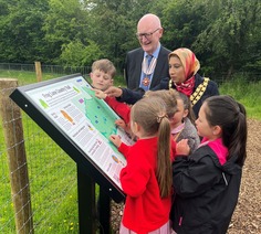 The Mayor and DL with Year 2 pupils from Balsall Common Primary School at Frog Lane Country Trail