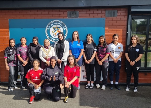 BYSA Mayor with female coaches