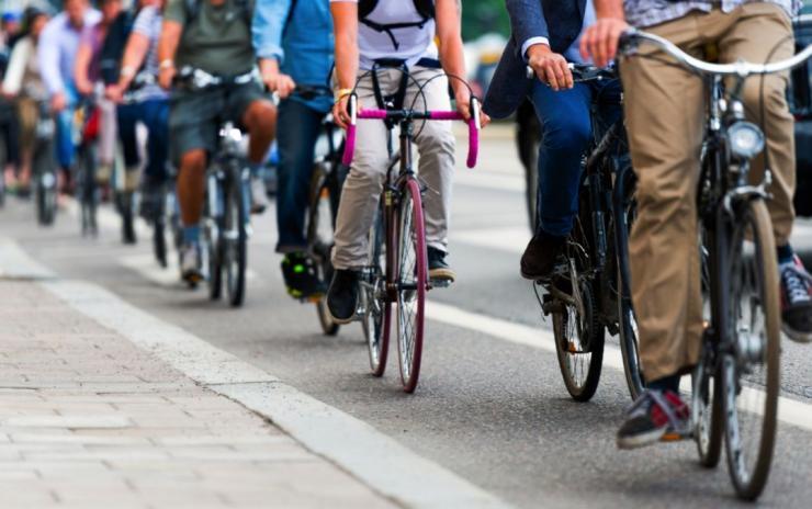 Commuters cycling