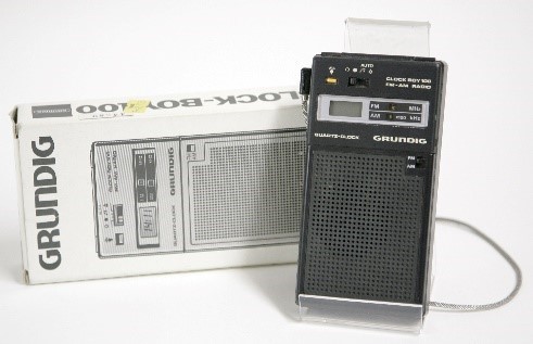 Battery operated pocket radio with box, 1982