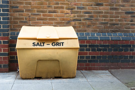 Grit bin