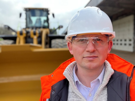 Cabinet support member for highways south, Rob Pritchard.