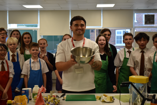 Bake Off star
