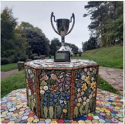 Ceramic seat and trophy