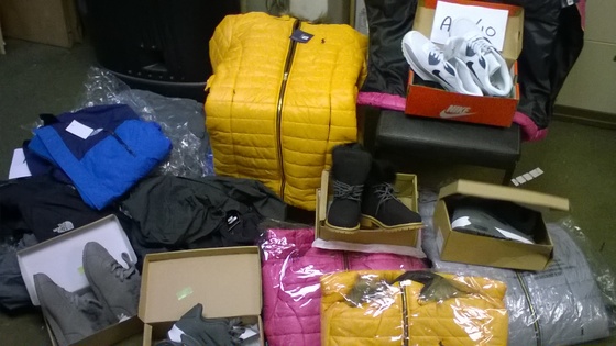 Arron Black fake clothes and shoes 