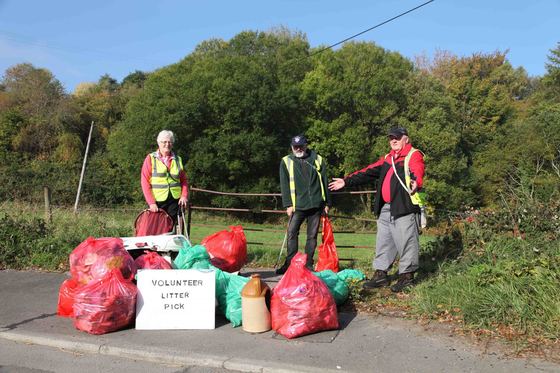 blaendare road litter pick