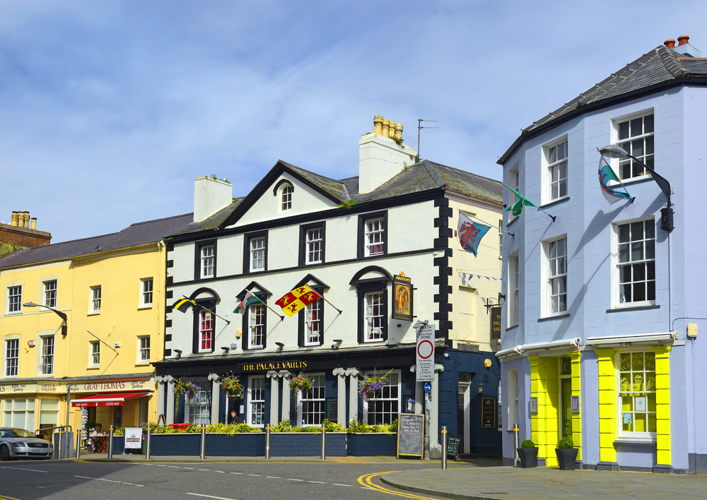 Welsh businesses restrictions funding