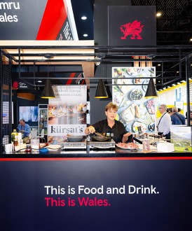 HCC Chef Elwen Roberts demonstrates dishes using Welsh produce