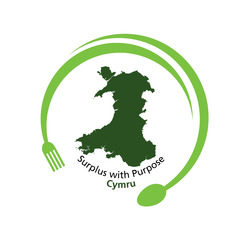 Trawsnewid bwyd dros ben yn gymorth i’r gymuned